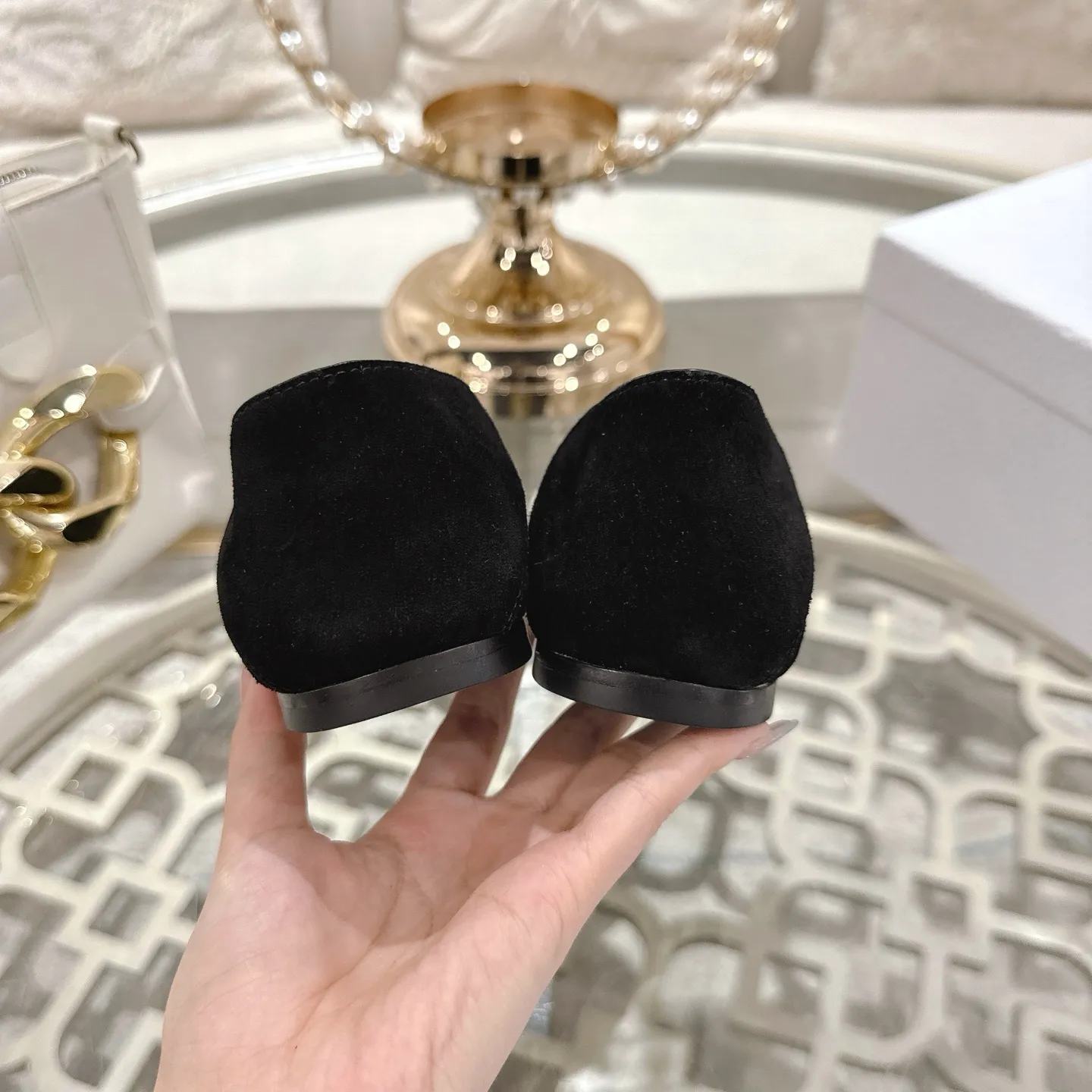 👟👟Ex-factory price 640👟👟 🍸 Dior Dior | 2025 ˢˢD Home 2025 Spring and Summer New Products The latest popular slip-on letter buckle loafers series〰 Original purchase, development and production👍🏻This Dior loafer is carefully made of black glossy cow leather, and the front letter plate is decorated with golden tone Christian Dior Paris logo. Paired with a leather-injected outsole, it adds classic style to any casual look. Upper: original cowhide/cow suede, lining: cowhide, outsole: injection molded leather outsole imported from Italy, heel height: 1cm, size: 35-42 (customized at 40.41.42)